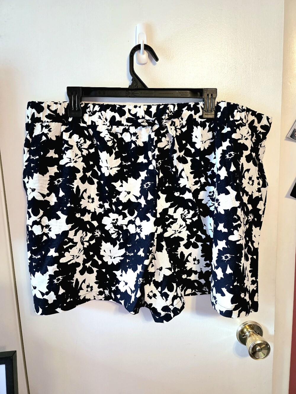 Time And Tru Women's 1X Floral Linen Shorts